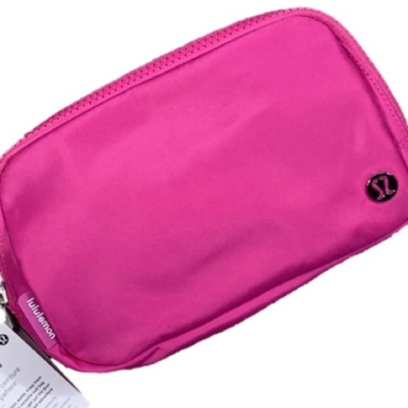 NWT AUTHENTIC LULULEMON 1L EVERYWHERE BAG EBB SONIC PINK WHITE LOGO LETTERS - Picture 2 of 10